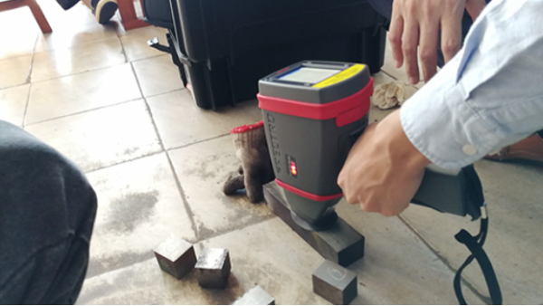 安全首位！手持式X射線熒光光譜儀xSORT兩大設(shè)置護(hù)航